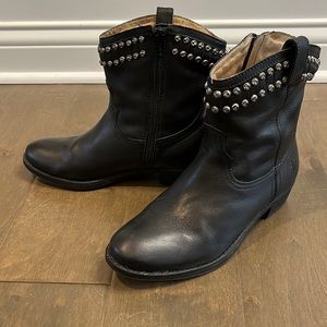 Frye Diana Cut Stub leather boots black. Kids 4 gently used excellent condition